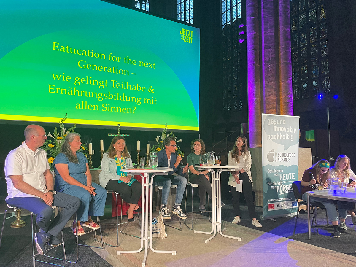 Podiumsgäste 'Education for the next Generation – wie gelingt Teilhabe & Ernährungsbildung mit allen Sinnen?'